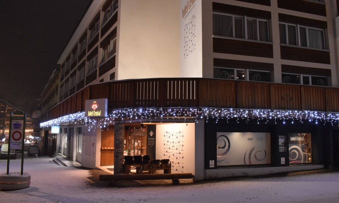 Montana Hotel | Accessible Comfort at Hotel Central with Spa and Breakfast