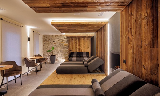 Peio Hotel | Discover Hotel Centrale: Rated 9.4 with Family-Friendly Amenities