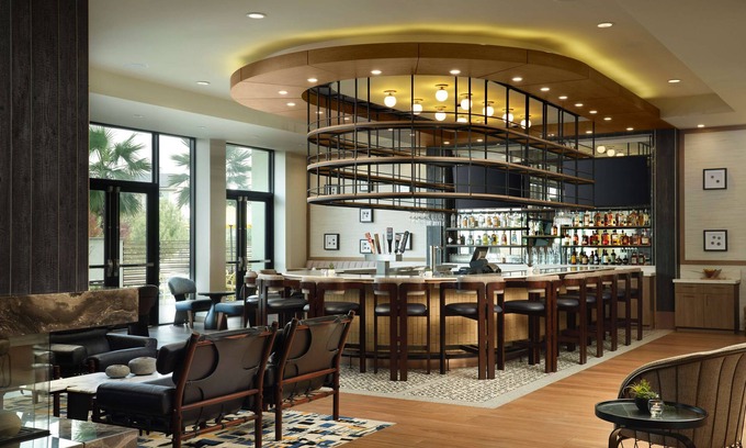 Rohnert Park Hotel | Inviting Hotel Centro Sonoma Wine Country, Tapestry Collection