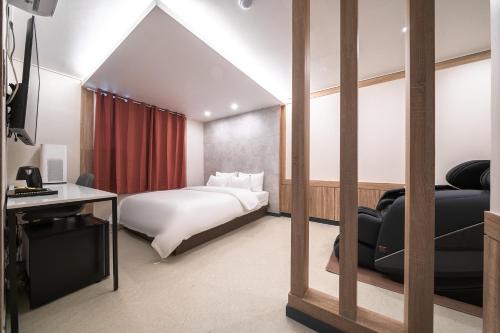 Bupyeong Hotel | Budget-Friendly Hotel Centro Stay with Family Amenities