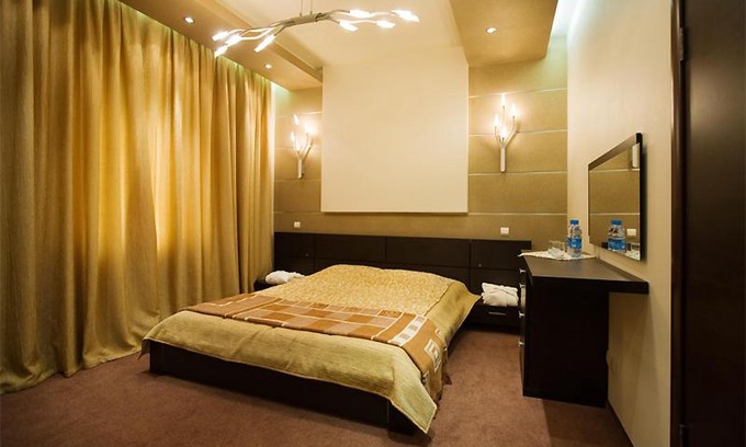 Uglich Hotel | Hotel Chaika: Pet-Friendly Stay with Pool and Breakfast