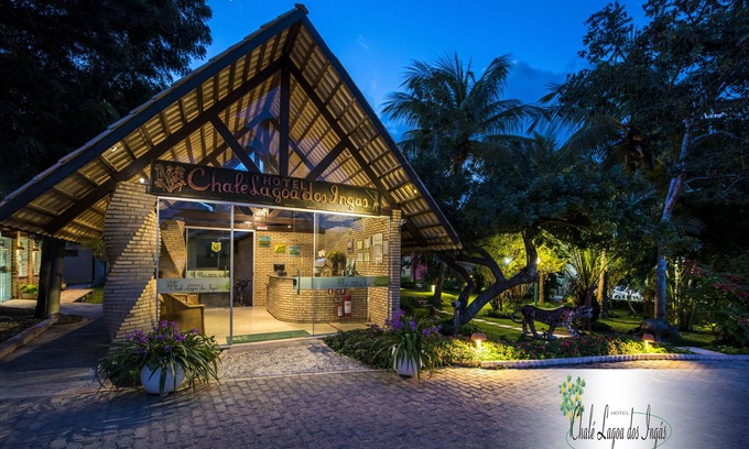 Martins Hotel | Discover Hotel Chalé Lagoa dos Ingás - Pool & Spa Retreat