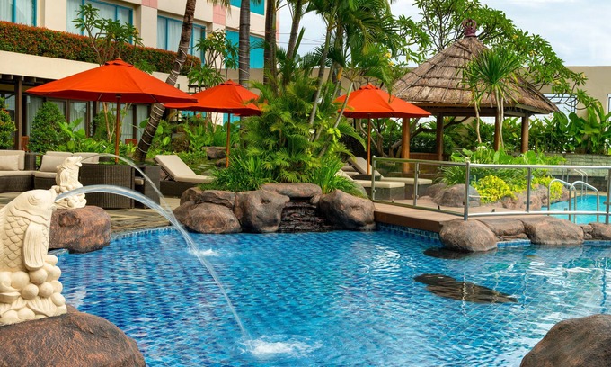Tanjung Duren Utara Hotel | Discover Hotel Ciputra Jakarta: 4-Star Comfort & Pool Access