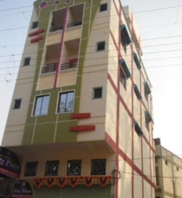 Burhanpur Hotel | Cozy Hotel City Plaza in Burhanpur with Breakfast Included