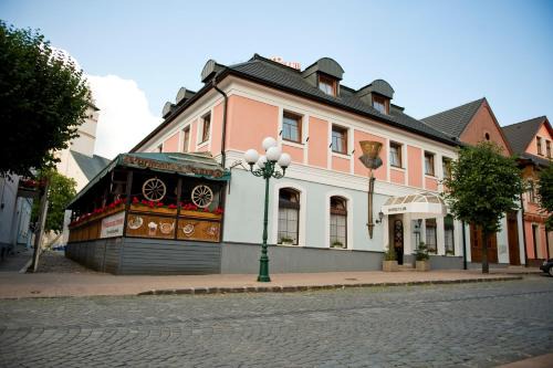 Kezmarok Hotel | Guest Favorite Hotel Club with Pet-Friendly Amenities