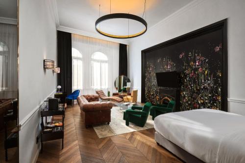 Inner City Budapest Hotel | Escape to Hotel Collect - Adults Only with Breakfast Included
