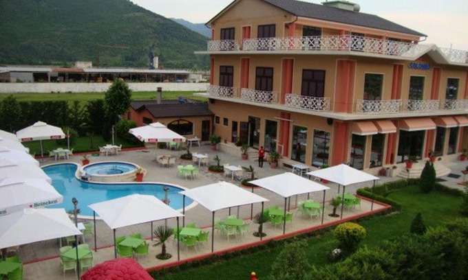 Elbasan Hotel | Cozy Stay at Hotel Colombo Elbasan with Pool & Breakfast