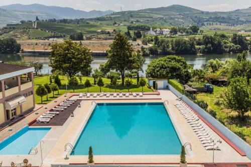 Peso da Regua Hotel | Relax at Hotel Columbano: Oceanfront with Pool Access