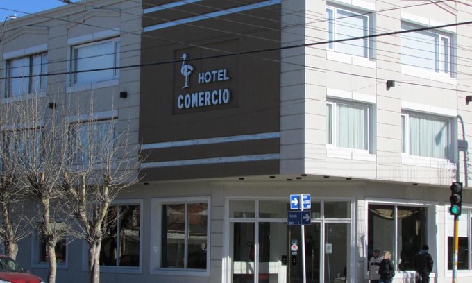 Rio Gallegos Hotel | Discover Hotel Comercio: Family-Friendly with Breakfast Options