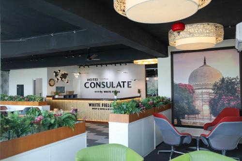Financial District Hotel | Discover Hotel Consulate: Pet-Friendly with Family Dining