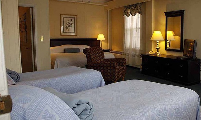 White River Junction Hotel | Welcome to Hotel Coolidge: Family-Friendly with Pool & Dining