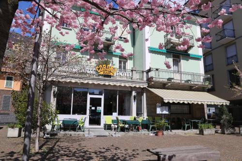 Locarno Hotel | Cozy Hotel Corona: Pet-Friendly with Family Amenities