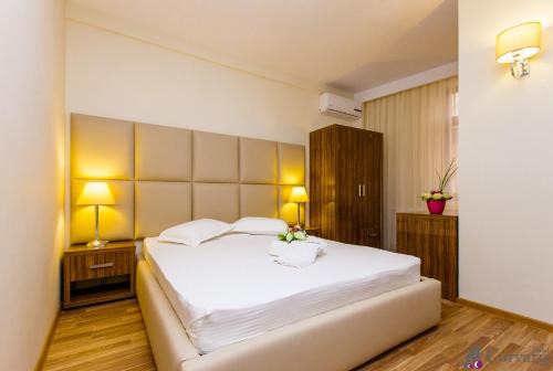 Sector 4 Hotel | Discover Hotel Corvaris: Family-Friendly Retreat Awaits