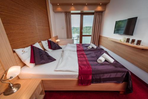Gyoparosfuerdo Hotel | Ocean View Retreat: Hotel Corvus Aqua with Top Amenities