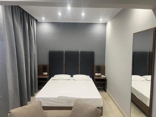 Ptolemaida Hotel | Budget-Friendly Hotel Costis: Family and Pet Welcoming Stay