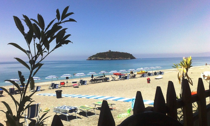 Cucco-Riviere Hotel | Relax at Hotel Cristina with Ocean Views and Pool Access