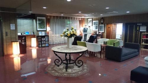 Chuo Ward Hotel | Budget-Friendly Hotel Crown Hills Sagamihara with Breakfast