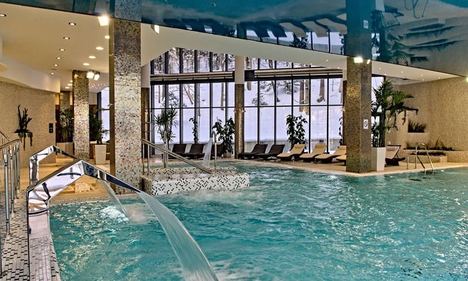 Krynica-Zdroj Hotel | Discover Hotel Czarny Potok Resort with Spa & Pool Access