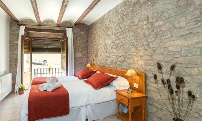 Ares del Maestrat Hotel | Budget-Friendly Hotel D` Ares with Family Amenities