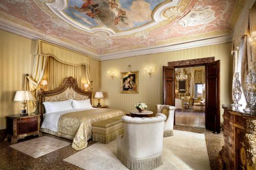Castello Hotel | Elegant Hotel Danieli, Venice: Pet-Friendly & Family-Oriented