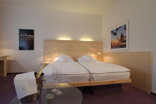 Prague 6 Hotel | Discover Hotel DAP: Pet-Friendly Retreat with Spa & Dining