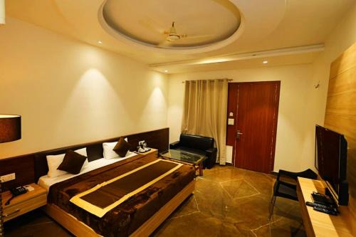 Bareilly Hotel | HOTEL Darbar-E-Khas Near Bypass Road - Providing Restaurant - Parking And Free Wi-fi Facility - A Luxurious Hotel In Bareily
