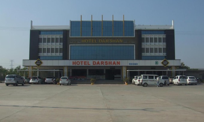 Vadgam Hotel | Guest Rated Hotel Darshan with Breakfast Included
