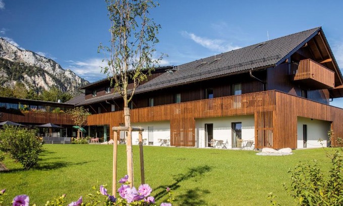 Anif Hotel | Experience Hotel Das Essigmanngut: Family-Friendly Getaway