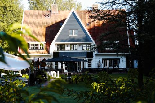 Dalfsen Hotel | Discover Comfort at Hotel De Barones with Family-Friendly Perks