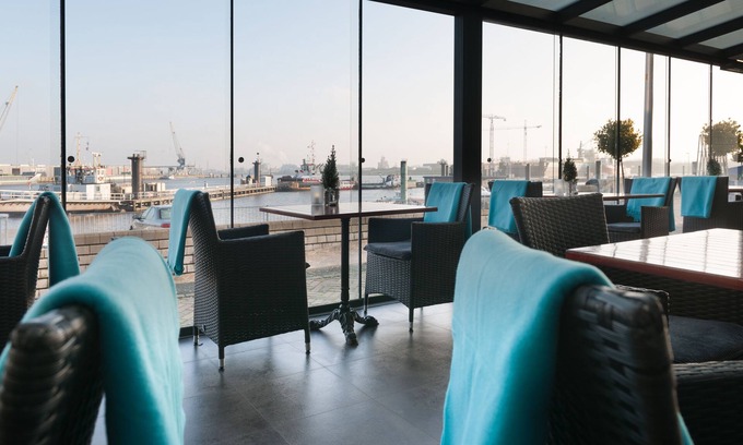 Municipality of Delfzijl Hotel | Discover Hotel De Boegschroef: Family-Friendly Retreat