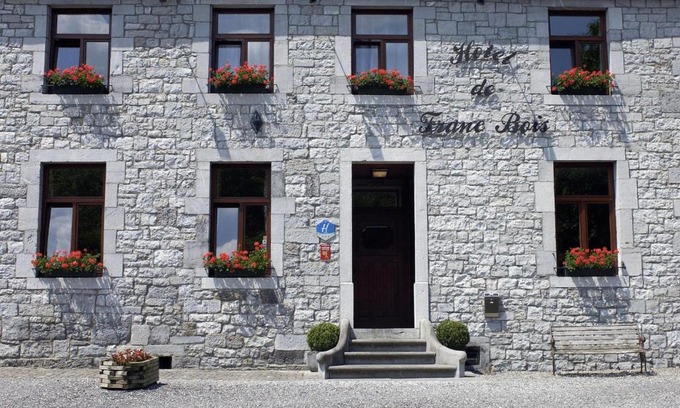 Chimay Hotel | Relax at Hotel De Franc Bois: Family-Friendly with Breakfast