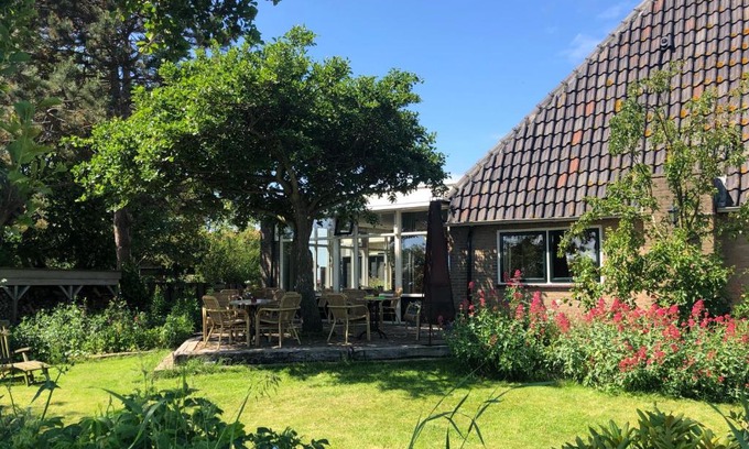 Kaard Hotel | Discover Hotel De Horper Wielen: Family-Friendly Fun