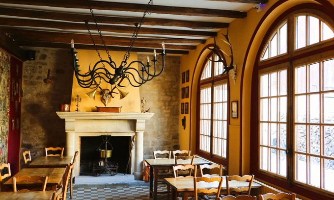 Longpont Hotel | Inviting Hotel De L'Abbaye with Pool and Family Amenities