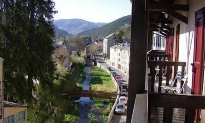 Meyrueis Hotel | Relax at Hotel De L Europe: Pool & Breakfast Included