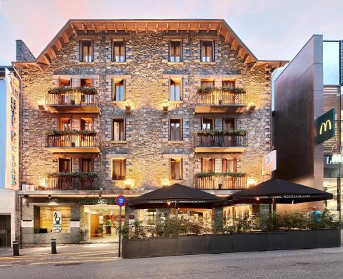 Avenida Meritxell Hotel | Pet-Friendly Hotel de l'Isard with Restaurant & Breakfast