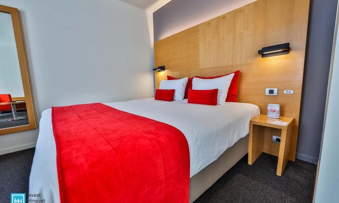 Guillemins Hotel | Explore Hotel De La Couronne Liege: Family-Friendly Stay