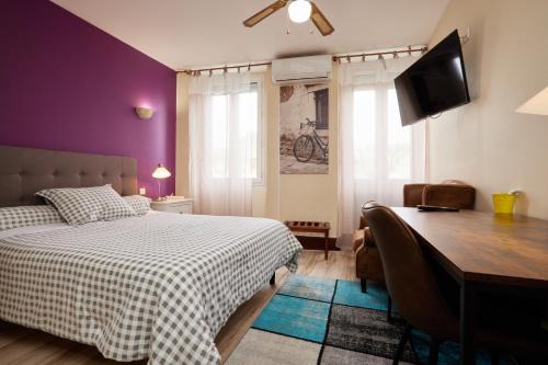 Pamiers Hotel | Discover Hotel de la Paix: Pet-Friendly with Great Amenities