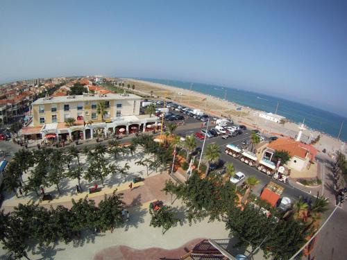 Le Barcares Hotel | Oceanfront Hotel de la Plage - Barcares with Breakfast Included