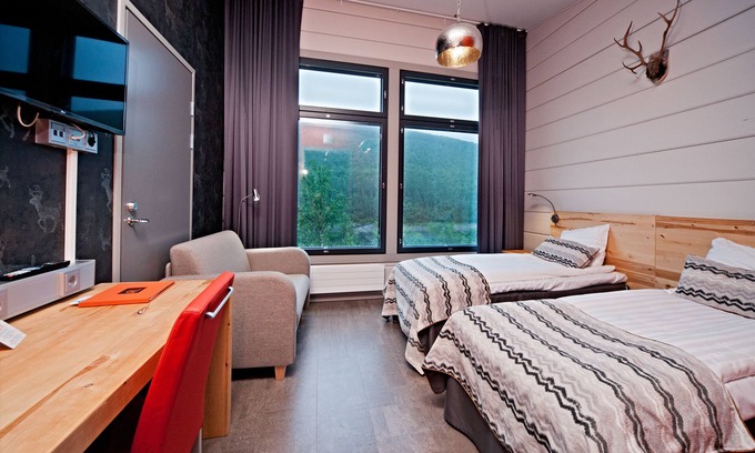 Utsjoki Hotel | Elegant Hotel Deatnu: Family-Friendly with Dining Options