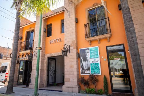 Degollado Hotel | Cozy Hotel Degollado: Breakfast Included & Family-Friendly