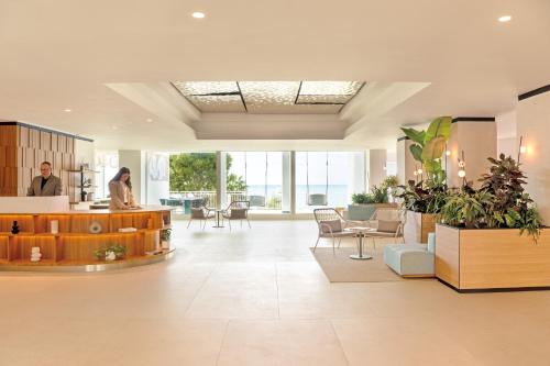 Taranto Hotel | Oceanfront Hotel Delfino Taranto: Rated 8.8/10 by Guests