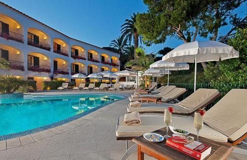Marina Piccola Hotel | Experience Hotel Della Piccola Marina: Oceanfront Retreat