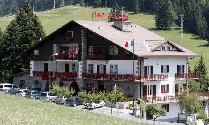 Castione della Presolana Hotel | Discover Hotel Des Alpes: Family-Friendly with Breakfast Included