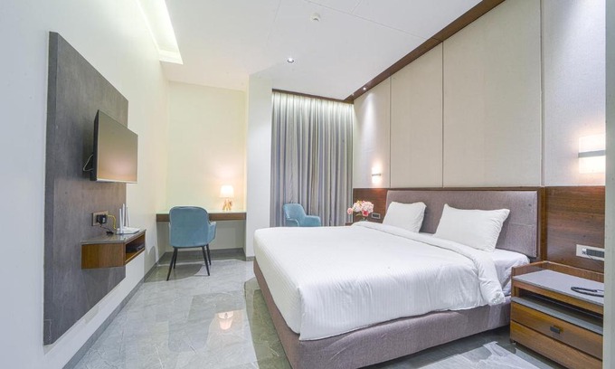 Sangli Hotel | Guest Rated 8.9: Hotel Devgiri Inn with Restaurant