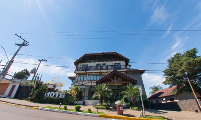 Ivoti Hotel | Discover Comfort at Hotel di Fratelli with Hot Tub Access