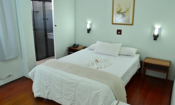 Centro Hotel | Discover Hotel Dias: Pet-Friendly Stay with Breakfast Included