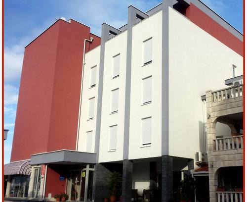 Medjugorje Hotel | Discover Hotel Dina - 4-Star Stay with Family-Friendly Amenities