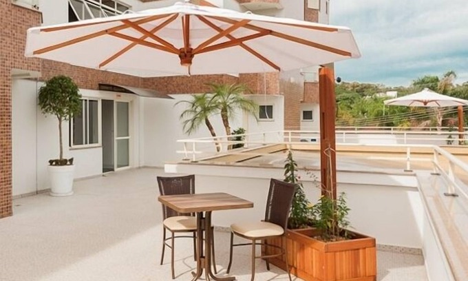 Anita Garibaldi Hotel | Inviting Hotel Dois H: Family-Friendly with Pool & Breakfast