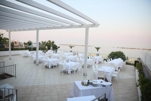 Torre Melissa Hotel | Delightful Hotel Dolce Stella with Private Beach & Ocean View