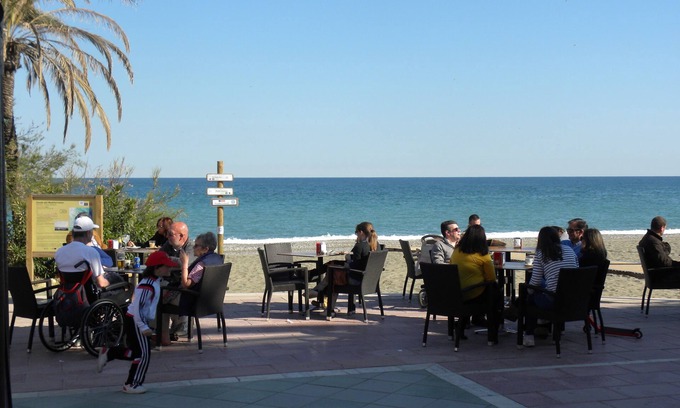 San Luis de Sabinillas Hotel | Discover Hotel Don Agustín: Eco-Friendly with Spa Access